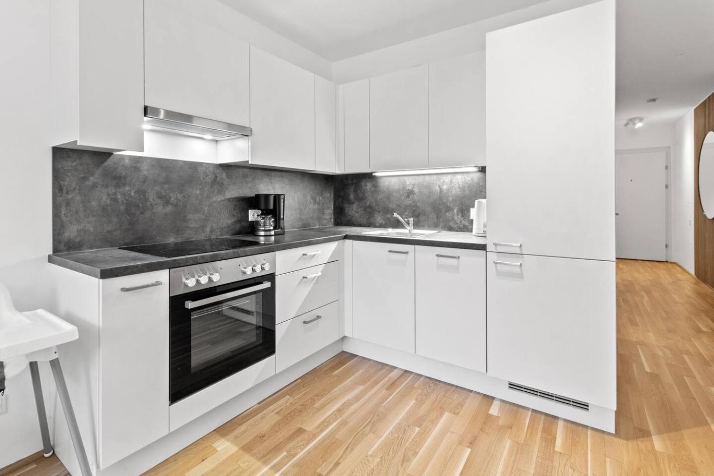 Apartment Paid Parking Garage I Fast Wifi I 3 Min Walk To Metro
