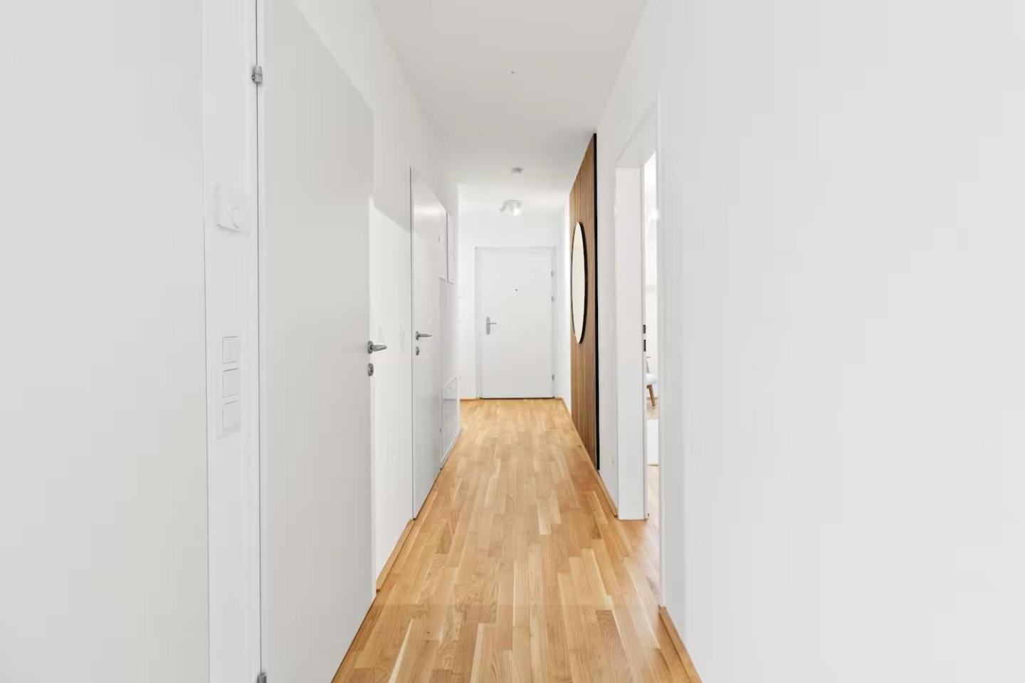 Paid Parking Garage I Fast Wifi I 3 Min Walk To Metro *