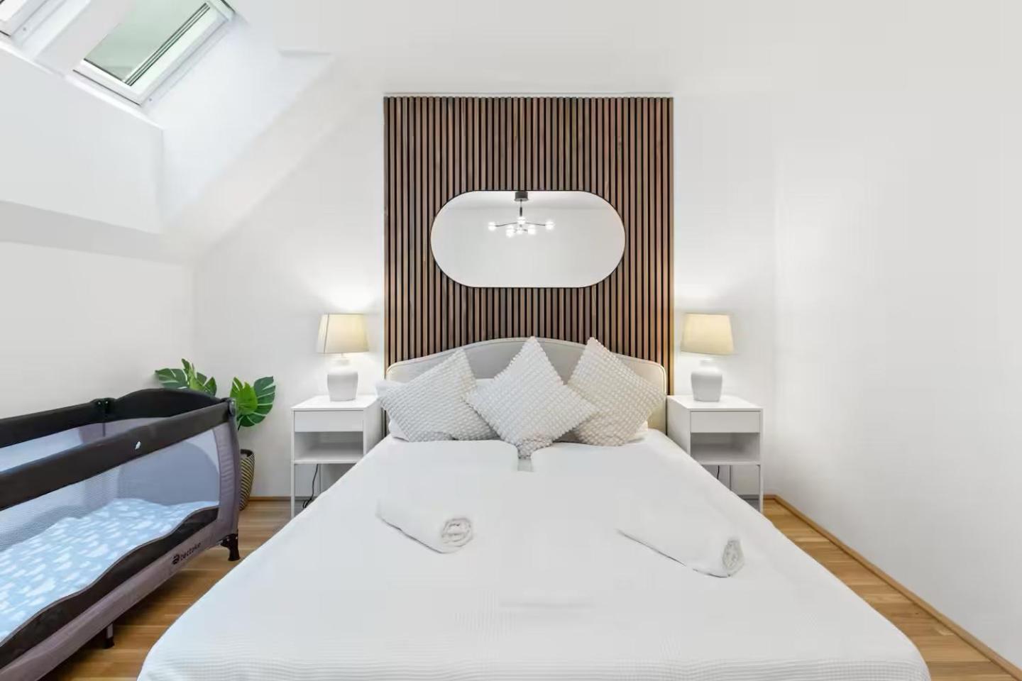 Paid Parking Garage I Fast Wifi I 3 Min Walk To Metro Wien